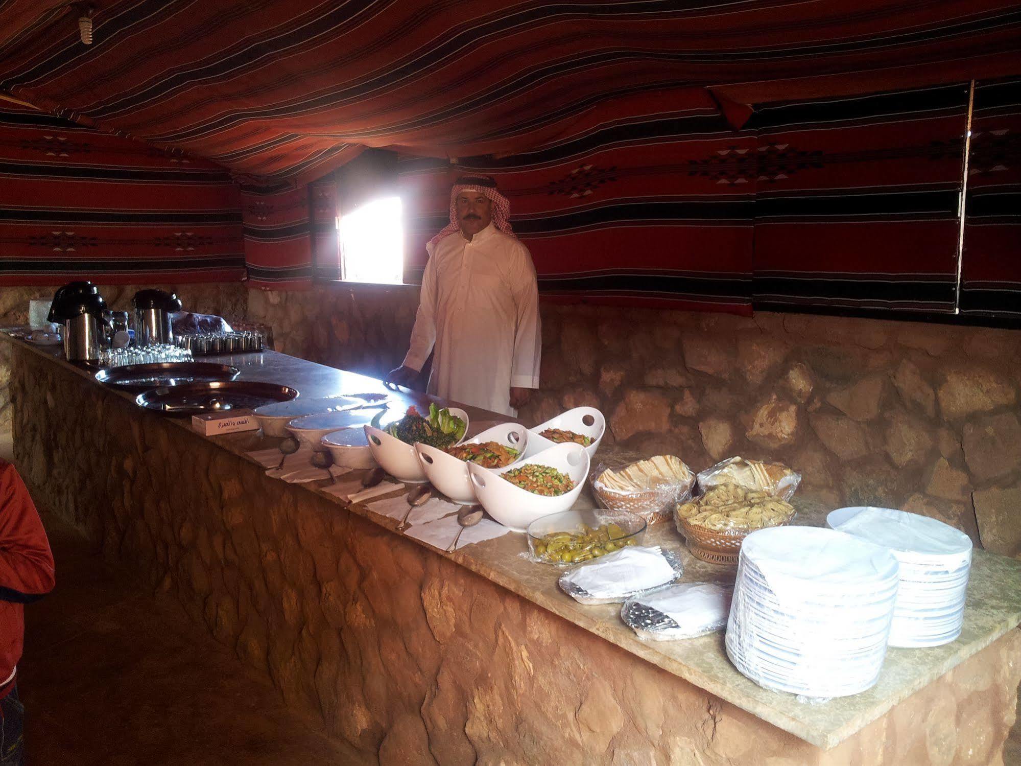 Wadi Rum Caravan Camp Exteriör bild