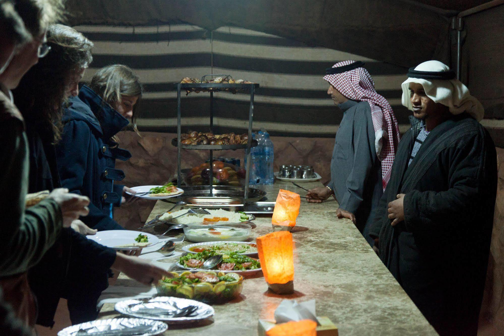 Wadi Rum Caravan Camp Exteriör bild