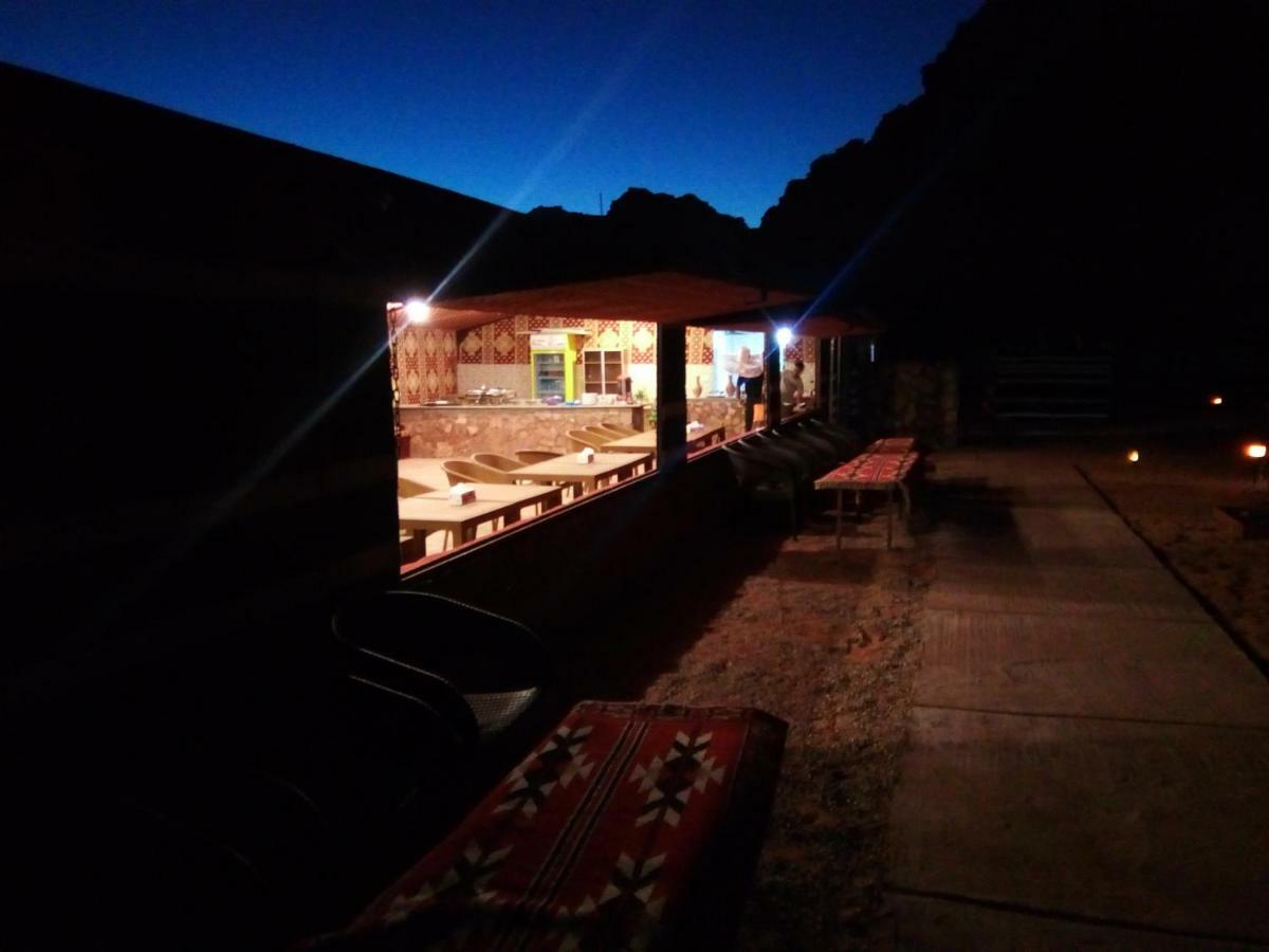 Wadi Rum Caravan Camp Exteriör bild